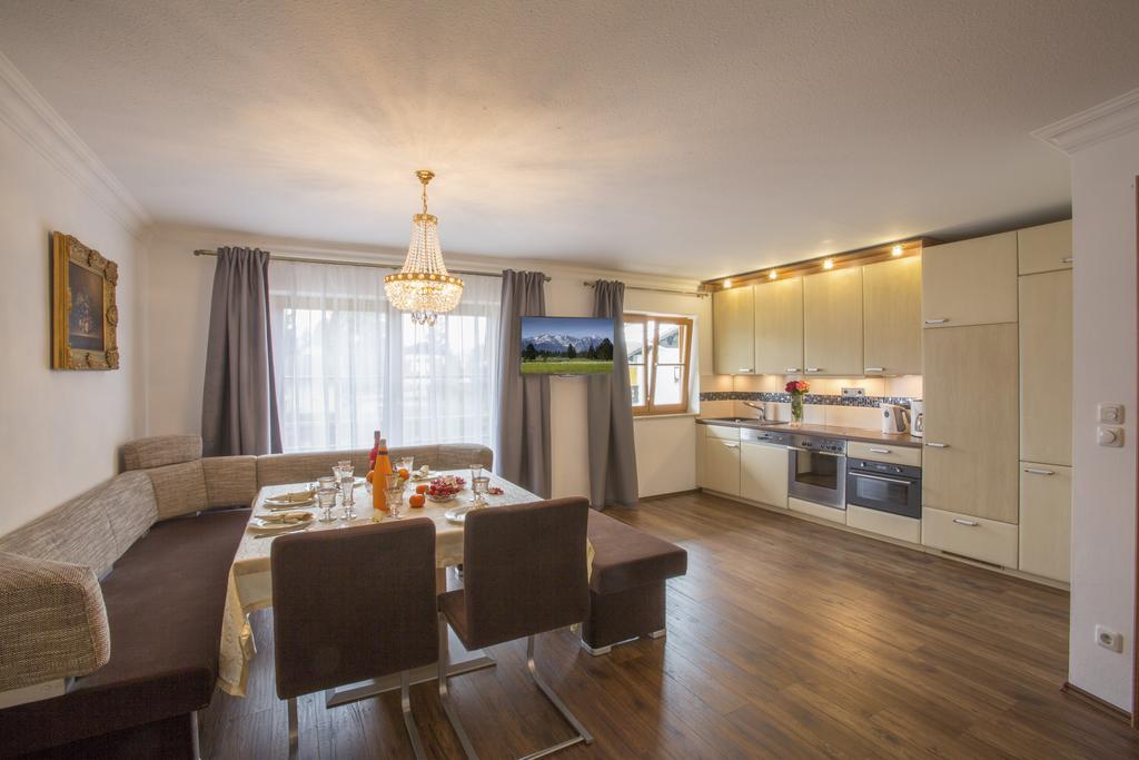 Golden Gapa Central Apartment 4 Garmisch-Partenkirchen Room photo